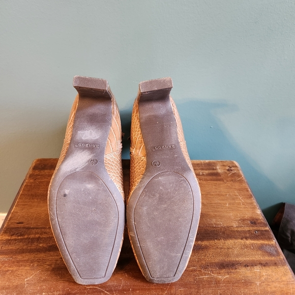 Bamboo women's size 9 Domino faux alligator boot tan - Picture 5 of 9